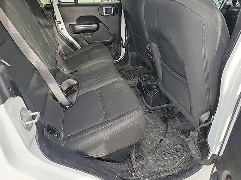 Used 2021 Jeep Gladiator Sport image 11