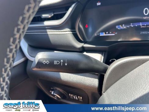 Used 2023 Jeep Grand Cherokee L Limited AWD/4WD image 28