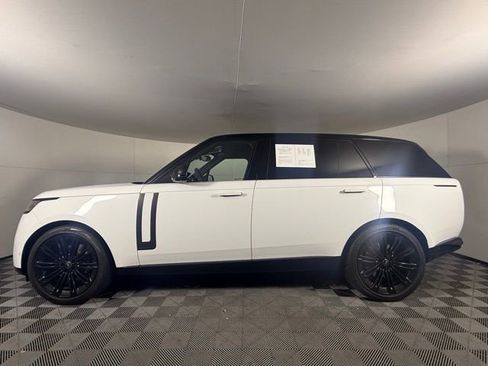 Used 2023 Land Rover Range Rover Long Wheelbase Autobiography image 3