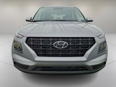 New 2026 Hyundai Venue SE image 2