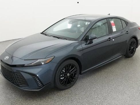 New 2026 Toyota Camry SE FWD image 1