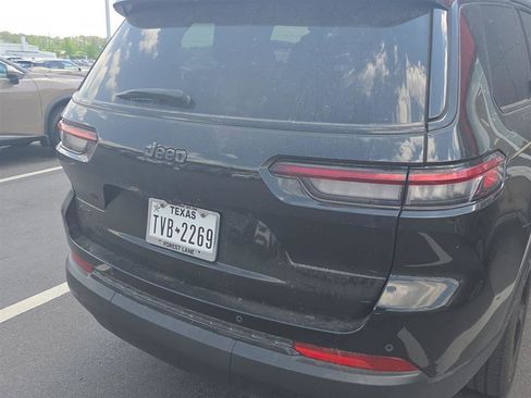 Used 2024 Jeep Grand Cherokee L Laredo image 13