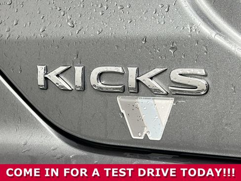 Used 2023 Nissan Kicks SV image 31