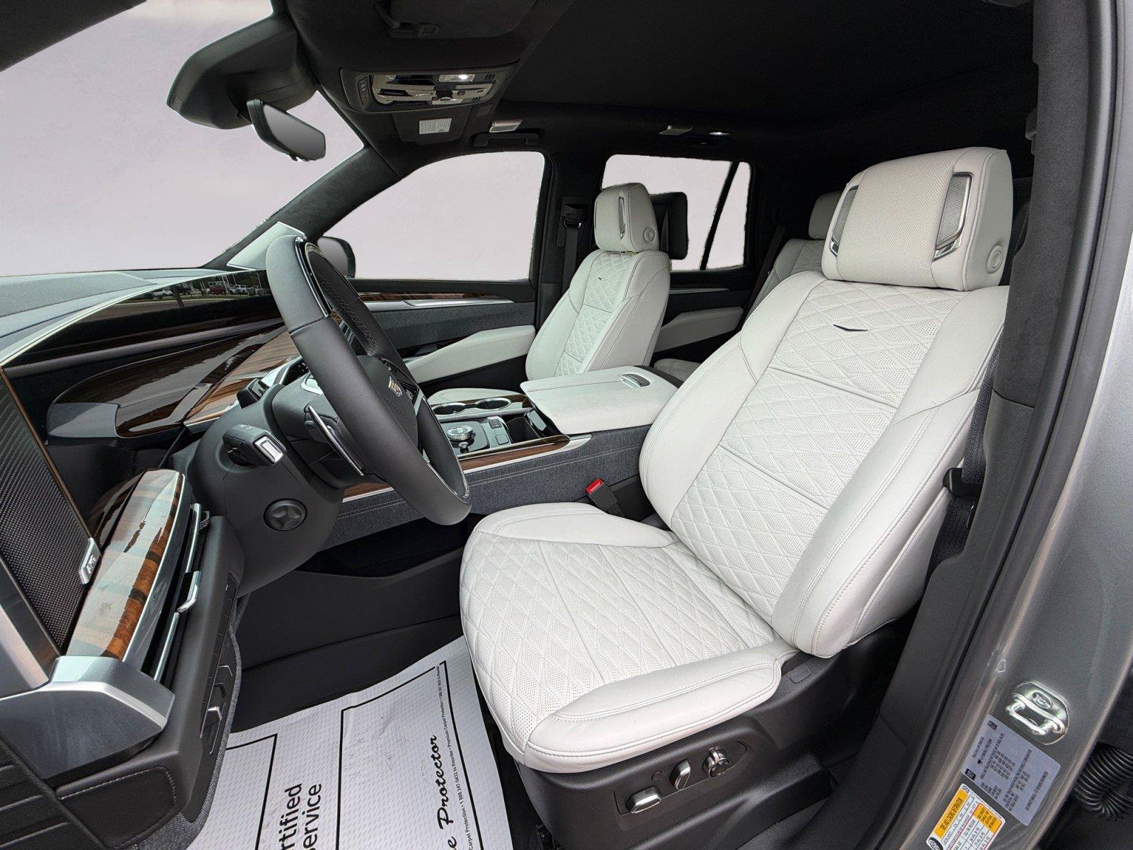 Used 2026 Cadillac Escalade Platinum Sport w/ LPO, ONYX Package AWD/4WD image 9