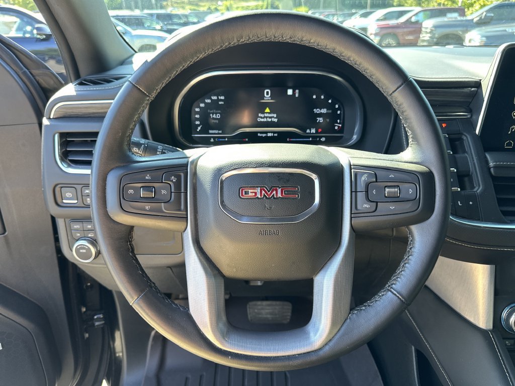 Used 2023 GMC Yukon XL SLT AWD/4WD image 12