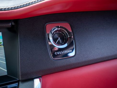 Used 2022 Rolls-Royce Cullinan AWD/4WD image 45