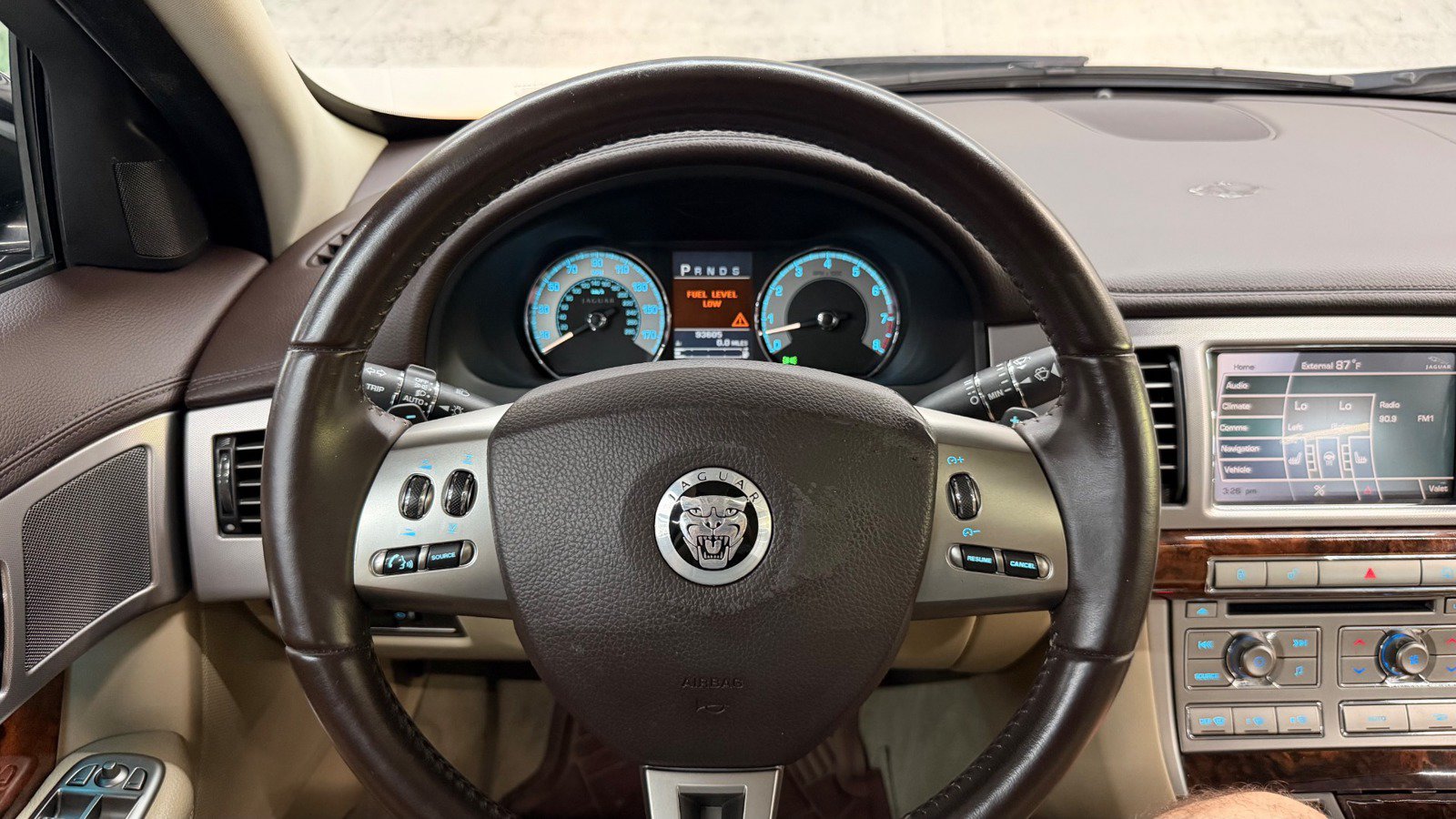 Used 2011 Jaguar XF RWD image 34