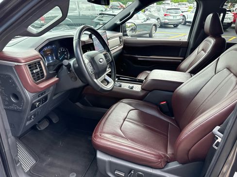 Used 2024 Ford Expedition Max Limited AWD/4WD image 4