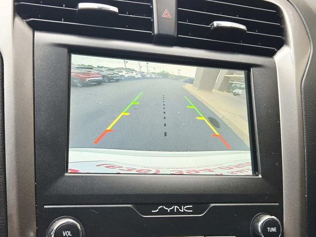 Used 2020 Ford Fusion SE FWD image 25
