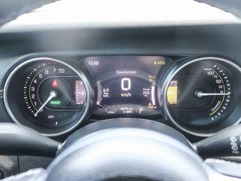 Used 2022 Jeep Wrangler Unlimited Sahara w/ Cold Weather Group AWD/4WD image 27