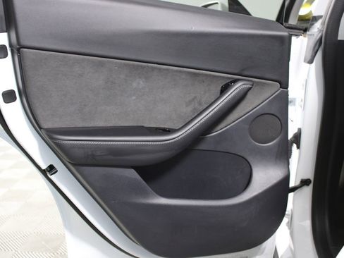 Used 2020 Tesla Model Y Performance image 18