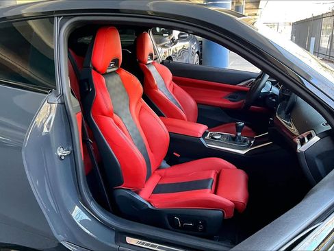 Used 2025 BMW M4 Coupe w/ Executive Package image 9