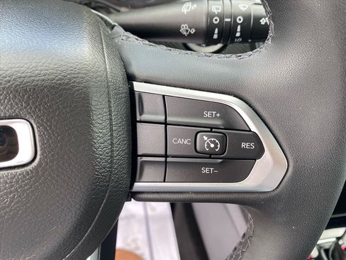 Used 2023 Jeep Compass Latitude AWD/4WD image 18