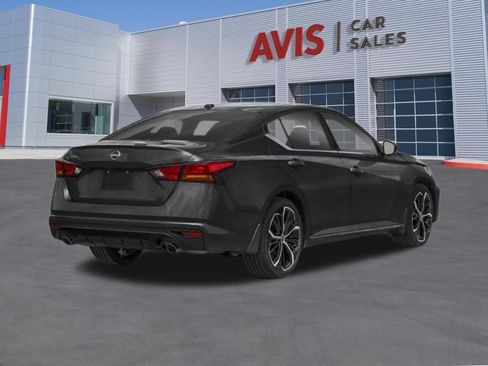 Used 2025 Nissan Altima 2.5 SR FWD image 2