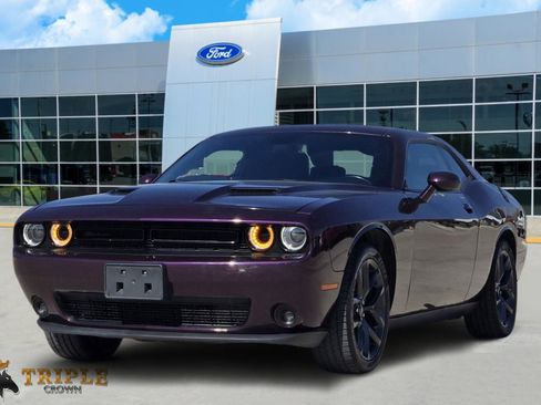 Used 2022 Dodge Challenger SXT w/ Blacktop Package image 2