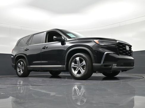Used 2025 Honda Pilot EX-L image 35