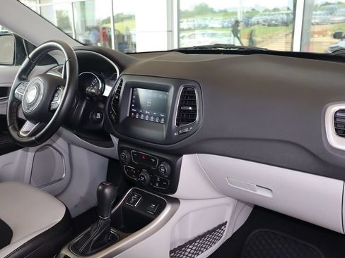 Used 2021 Jeep Compass Latitude w/ Convenience Group FWD image 40