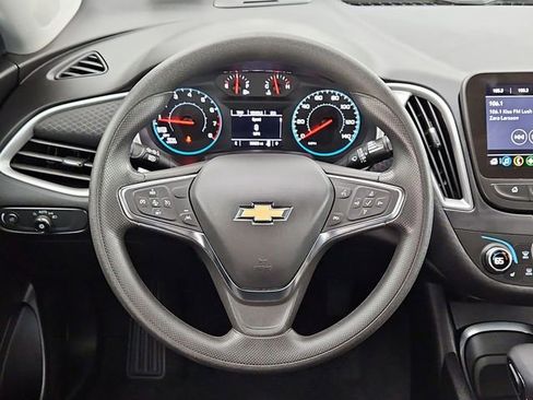 Used 2025 Chevrolet Malibu LT image 12