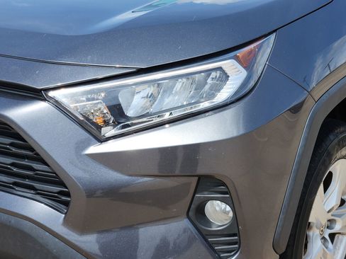 Used 2021 Toyota RAV4 XLE FWD image 11