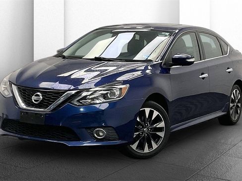 Used 2016 Nissan Sentra SR w/ SR Premium Package image 10