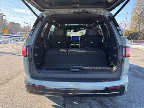 Used 2024 Toyota Sequoia Platinum image 8