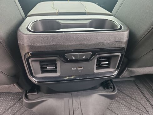 Used 2025 Chevrolet Silverado 2500 ZR2 image 39