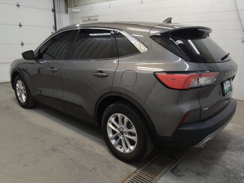 Used 2022 Ford Escape SE FWD image 3