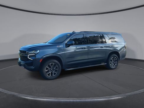Used 2021 Chevrolet Suburban Z71 w/ Luxury Package AWD/4WD image 4