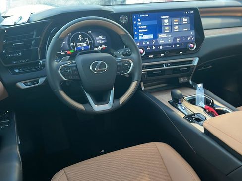 Used 2025 Lexus RX 350h w/ Convenience Package AWD/4WD image 18