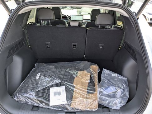 New 2025 Ford Escape SE w/ PHEV Premium Package image 14