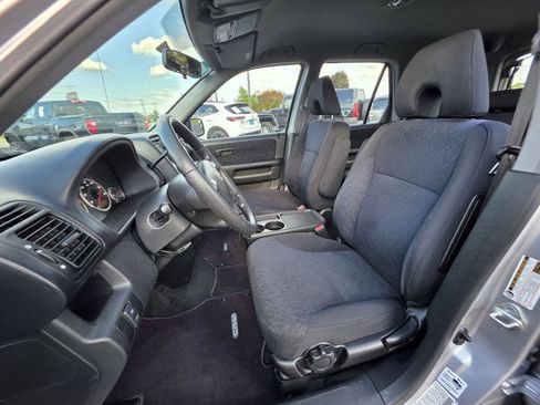 Used 2005 Honda CR-V LX image 12