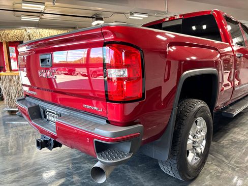 Used 2018 GMC Sierra 3500 Denali w/ Duramax Plus Package image 10