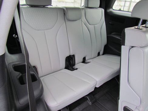 Used 2022 Hyundai Palisade SEL w/ 8P Bench Seat Package FWD image 16