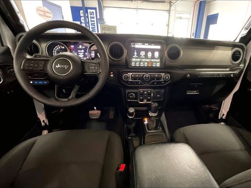 Used 2023 Jeep Wrangler Unlimited w/ Cold Weather Group AWD/4WD image 21