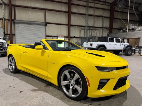 Used 2017 Chevrolet Camaro SS RWD image 2