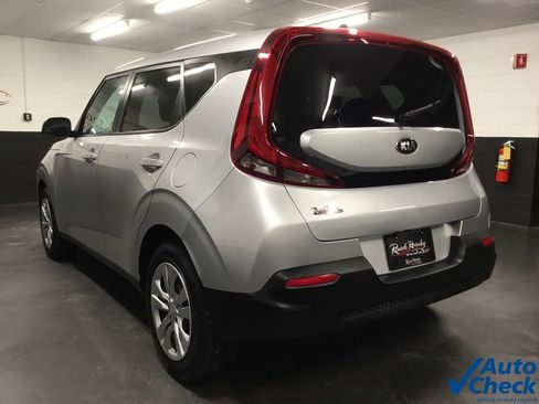 Used 2021 Kia Soul LX image 8