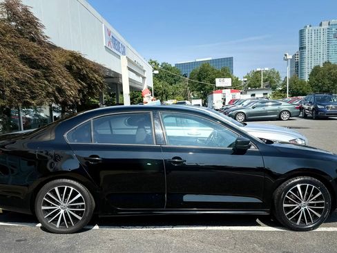 Used 2016 Volkswagen Jetta Sport FWD image 8