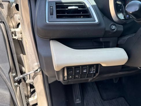 Used 2020 Subaru Ascent Limited w/ Popular Package #3 AWD/4WD image 17