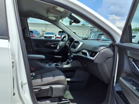 Used 2022 GMC Terrain SLE FWD image 26