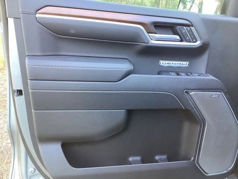 New 2025 GMC Sierra 1500 Denali image 17