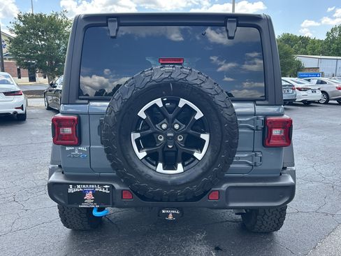 Used 2025 Jeep Wrangler Unlimited Rubicon 4xe w/ Safety Group AWD/4WD image 7