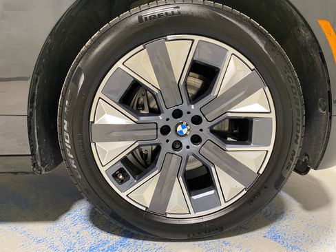 Used 2026 BMW iX xDrive45 image 29