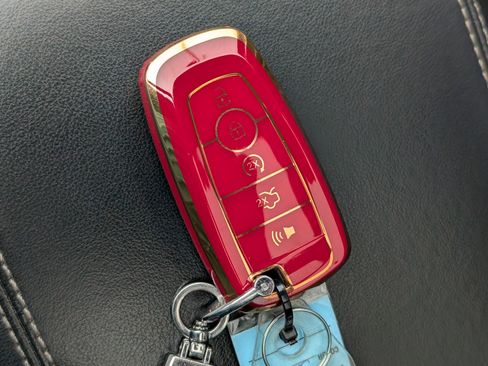 Used 2020 Ford Explorer Limited image 34