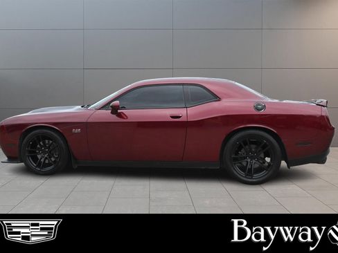 Used 2019 Dodge Challenger R/T RWD image 4