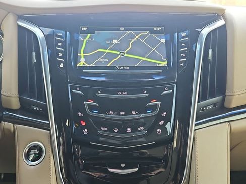 Used 2019 Cadillac Escalade Platinum AWD/4WD image 15