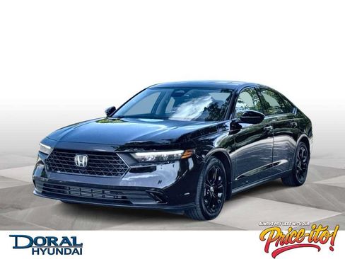 Used 2025 Honda Accord SE image 1