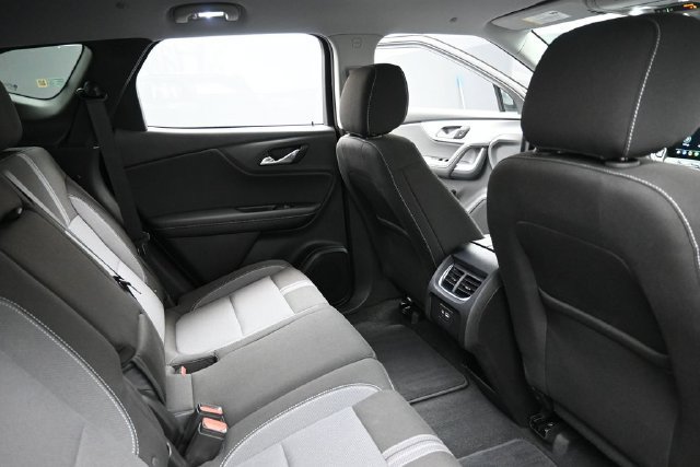 Used 2024 Chevrolet Blazer LT FWD image 31