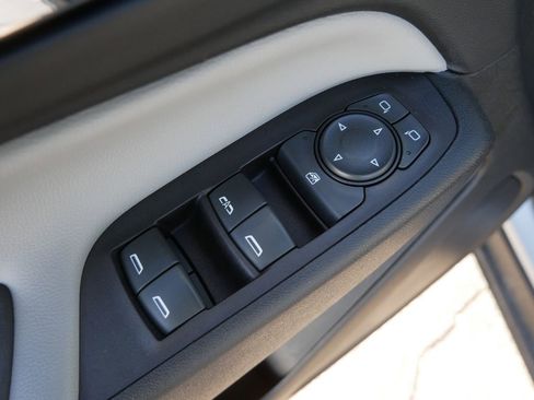 Used 2019 Chevrolet Equinox LS image 13