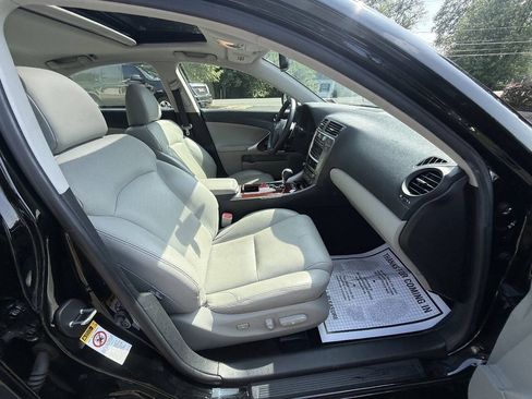 Used 2006 Lexus IS 250 w/ Premium Pkg RWD image 19
