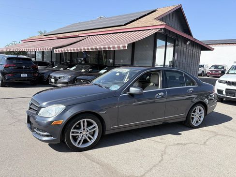 Used 2013 Mercedes-Benz C 250 Sedan image 4